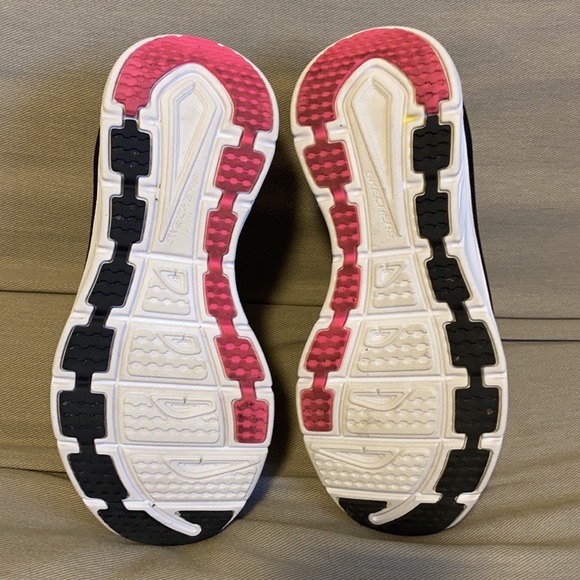 SKECHERS Relaxed Fit D'Lux Walker Slip-On - Picture 2 of 7